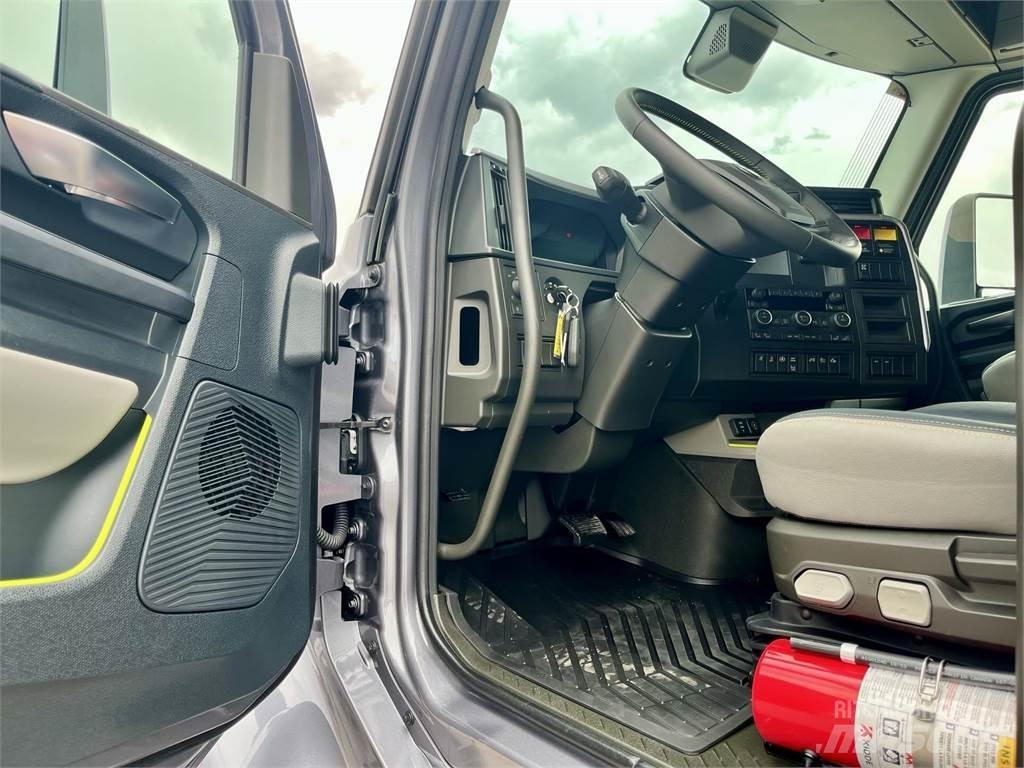 Volvo VNL64T860 وحدات الجر