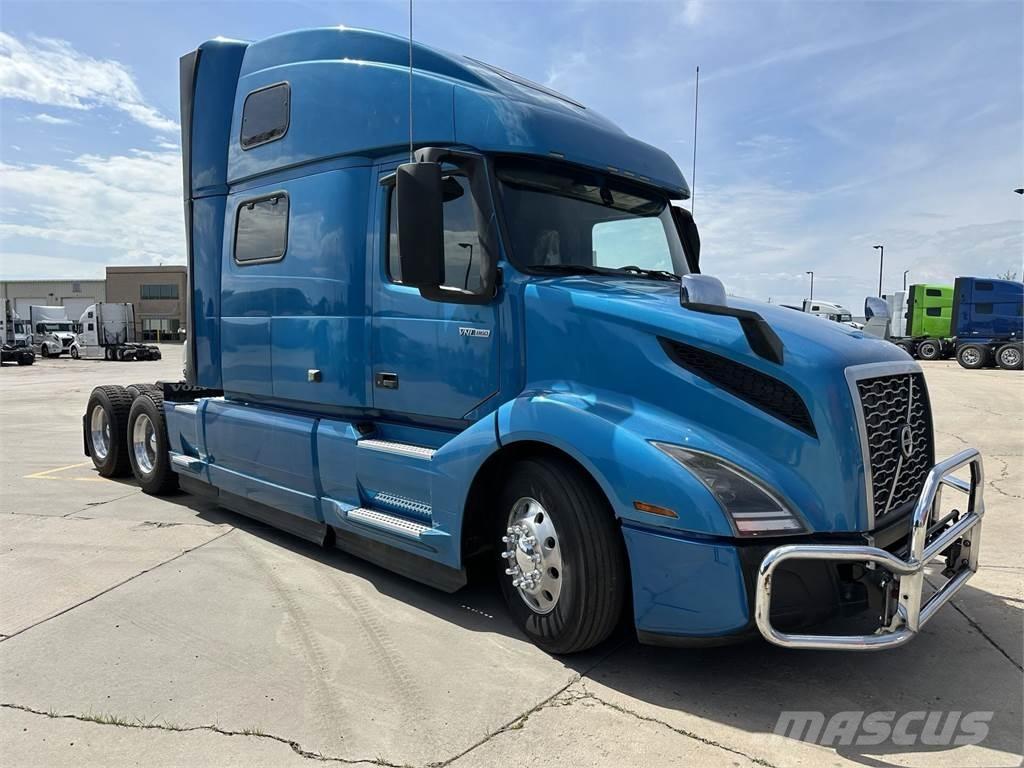 Volvo VNL64T860 وحدات الجر