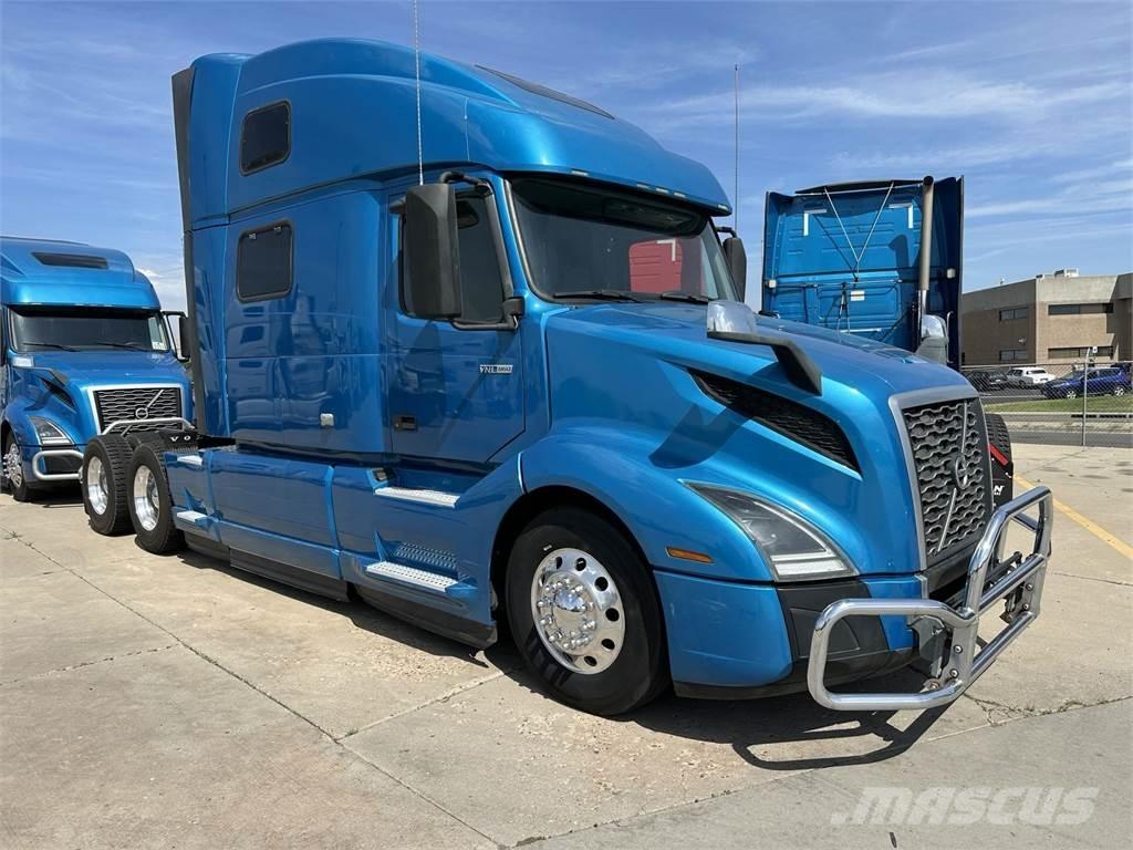 Volvo VNL64T860 وحدات الجر