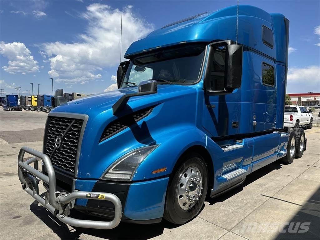 Volvo VNL64T860 وحدات الجر