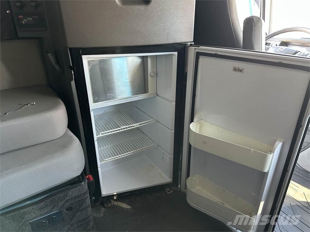 Volvo VNL64T860 وحدات الجر