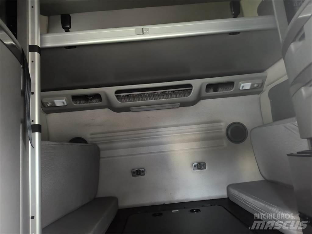 Volvo VNL64T860 وحدات الجر