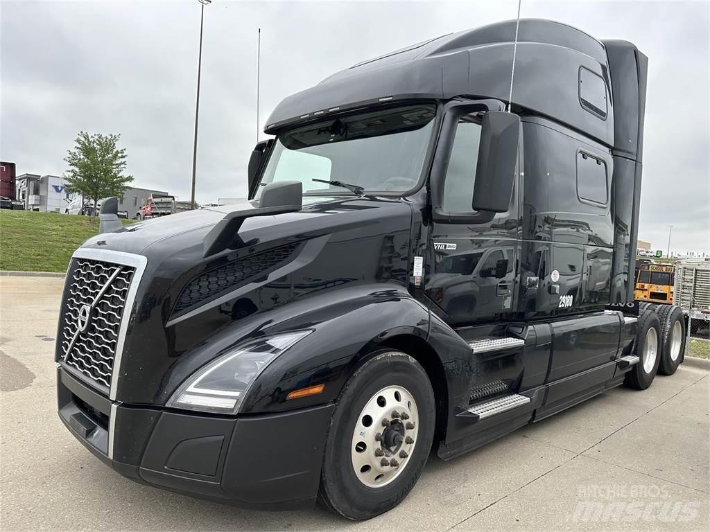 Volvo VNL64T860 وحدات الجر