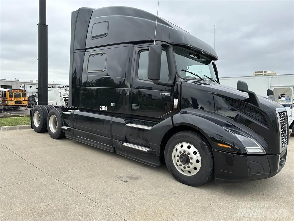 Volvo VNL64T860 وحدات الجر