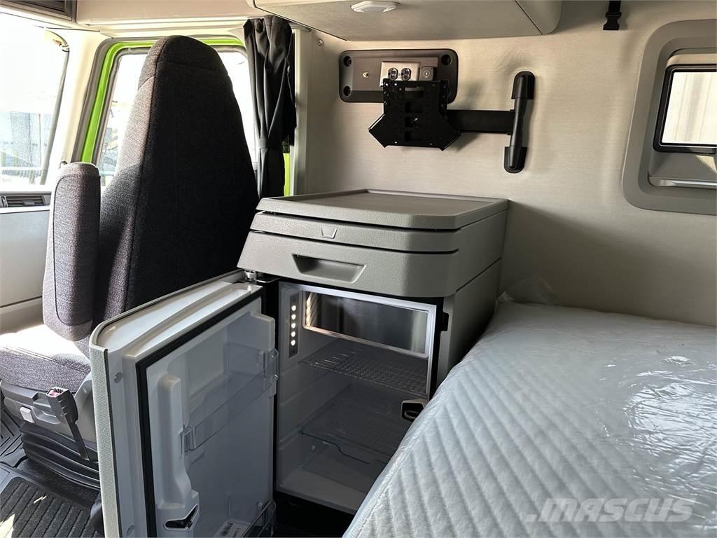 Volvo VNL64T860 وحدات الجر