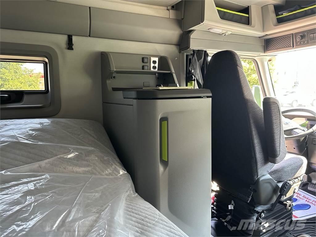 Volvo VNL64T860 وحدات الجر