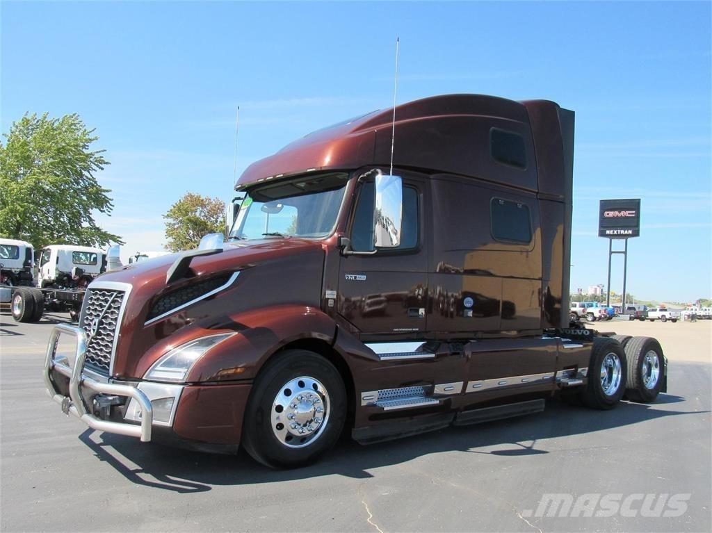 Volvo VNL64T860 وحدات الجر