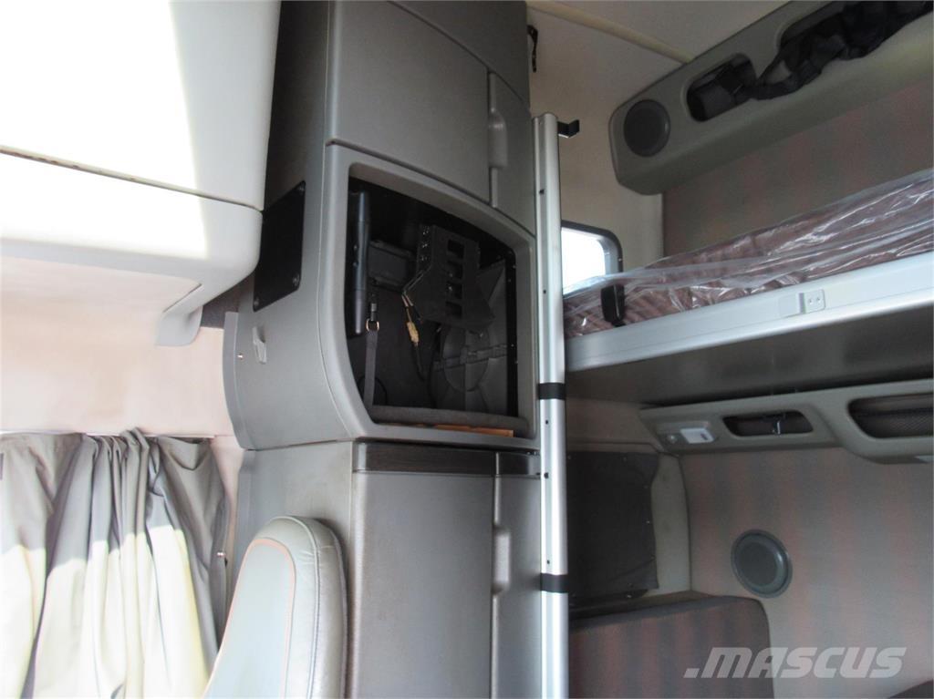 Volvo VNL64T860 وحدات الجر