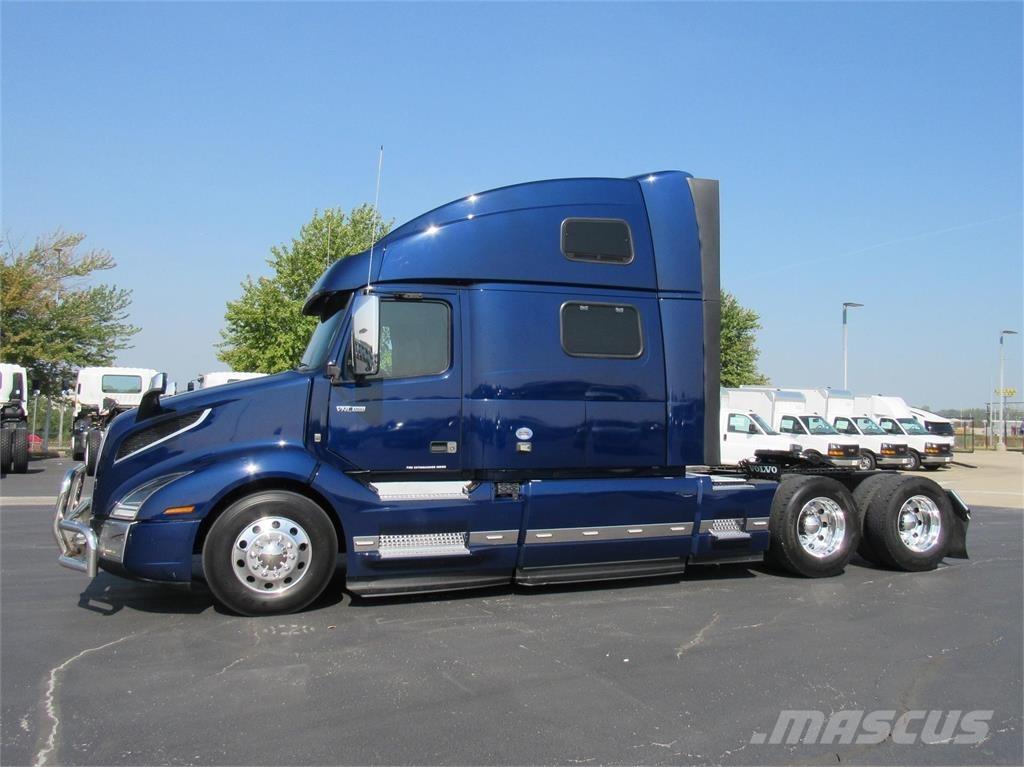 Volvo VNL64T860 وحدات الجر