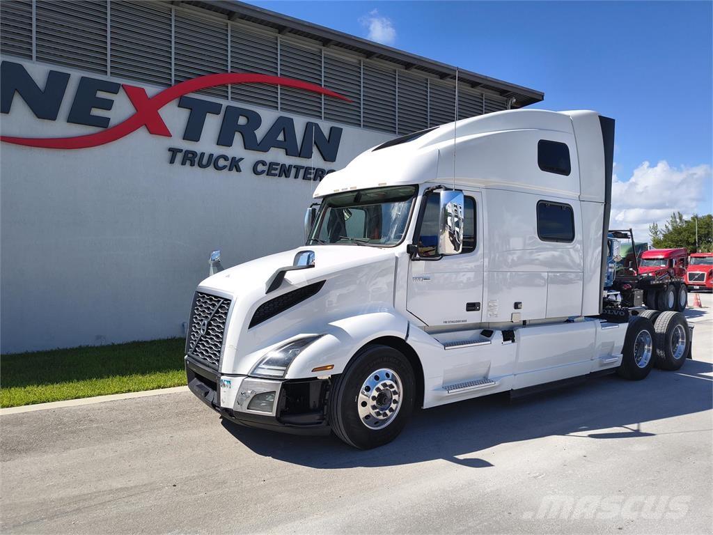 Volvo VNL64T860 وحدات الجر