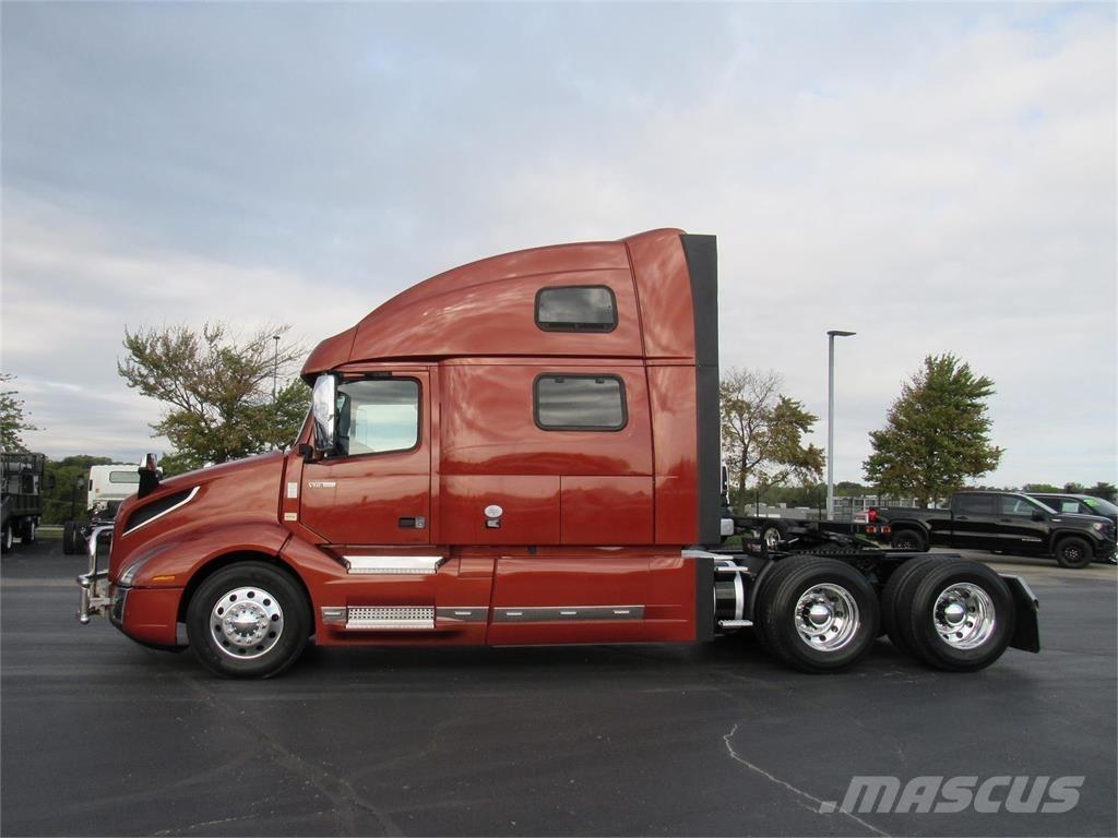 Volvo VNL64T860 وحدات الجر