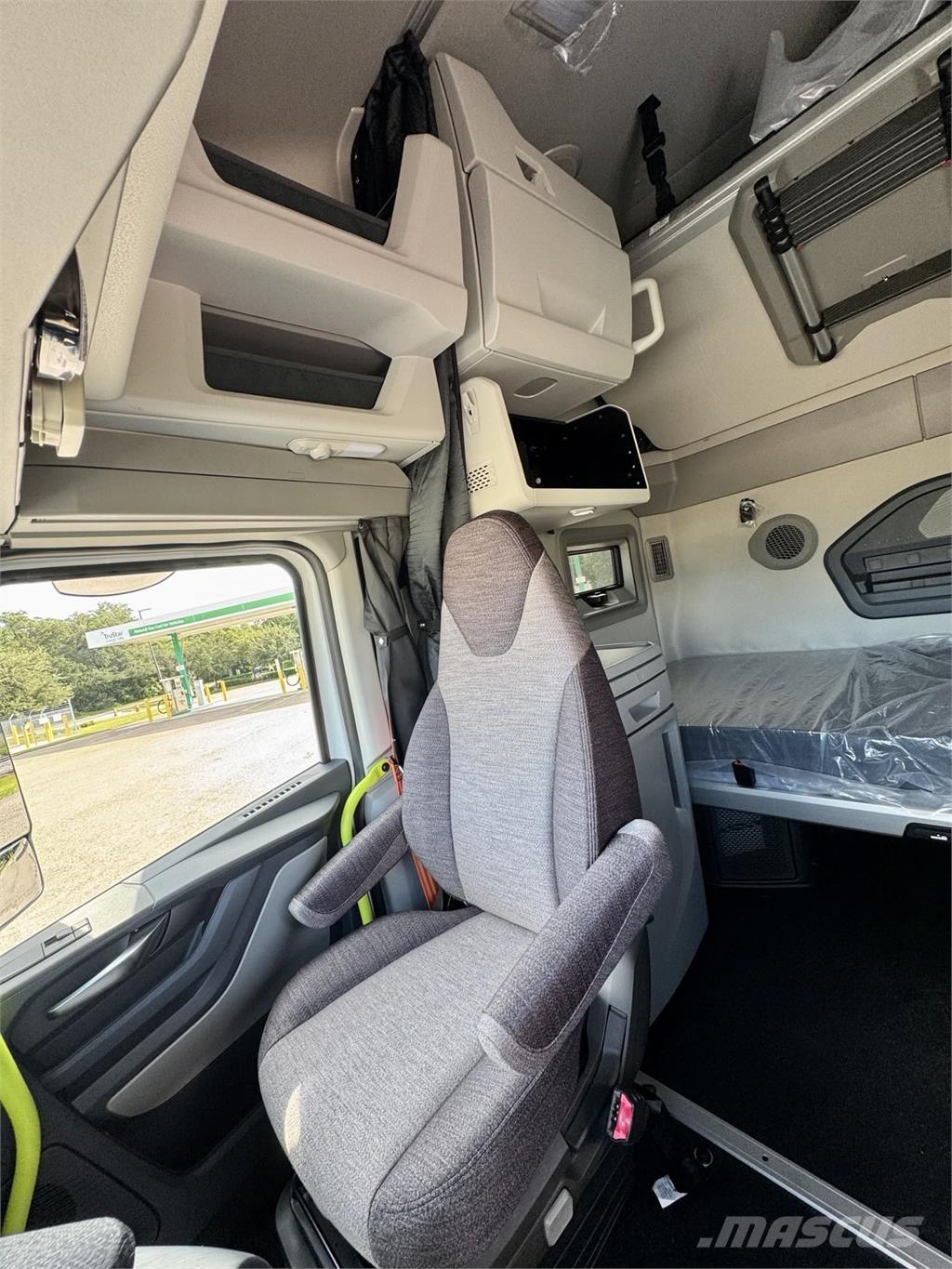 Volvo VNL64T860 وحدات الجر