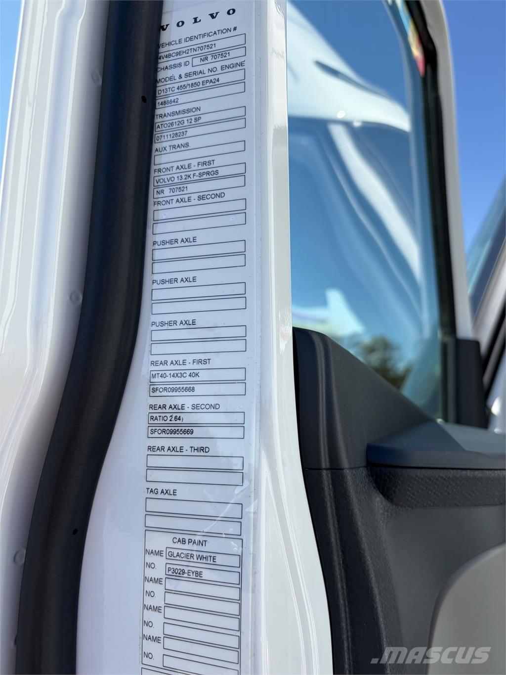 Volvo VNL64T860 وحدات الجر