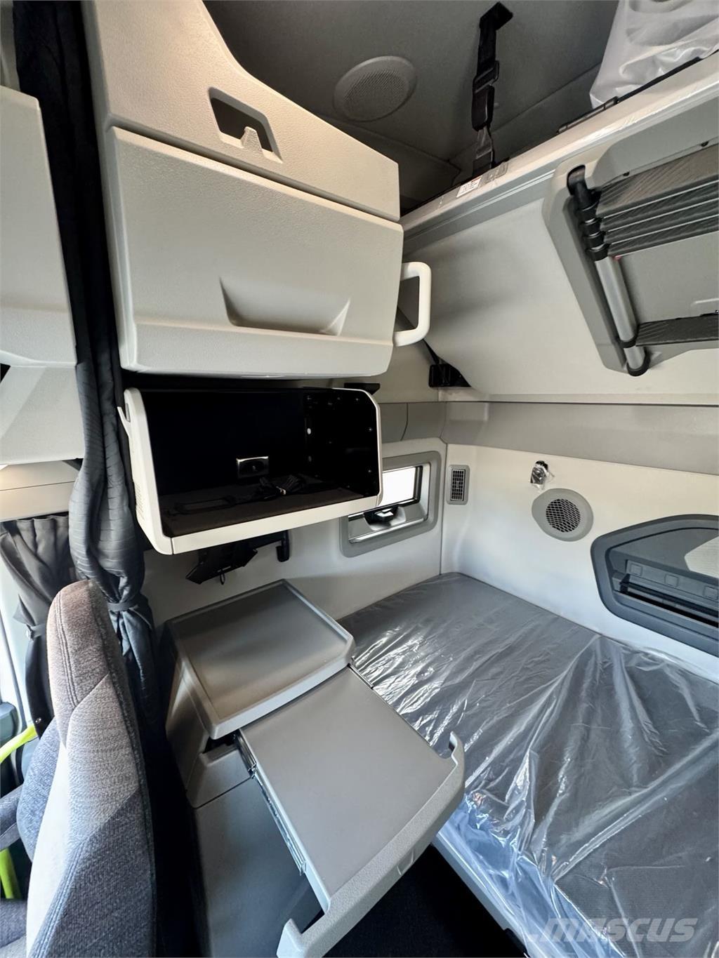 Volvo VNL64T860 وحدات الجر