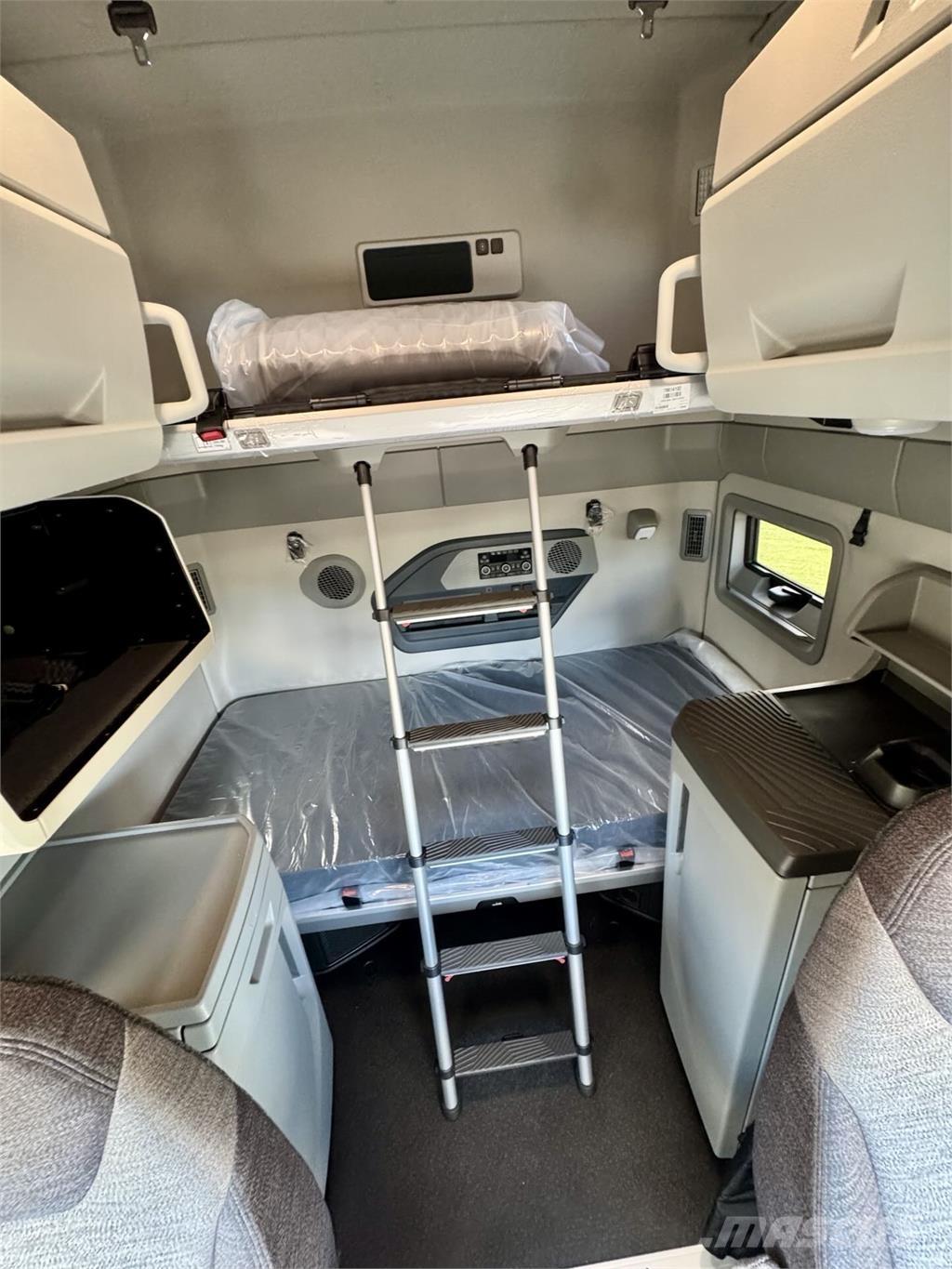 Volvo VNL64T860 وحدات الجر