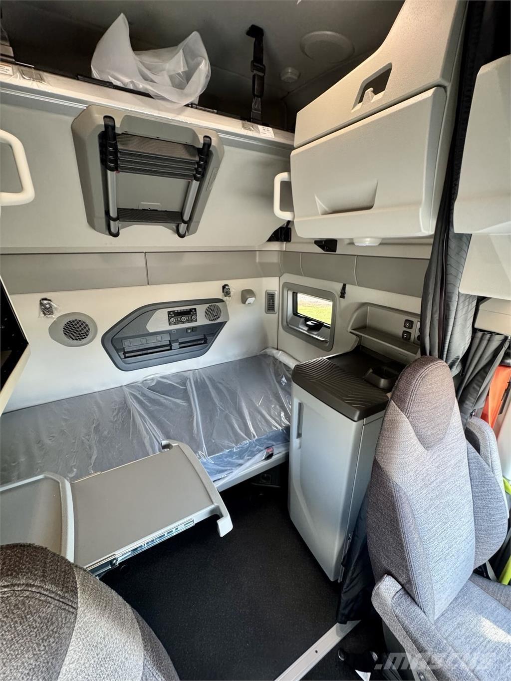 Volvo VNL64T860 وحدات الجر