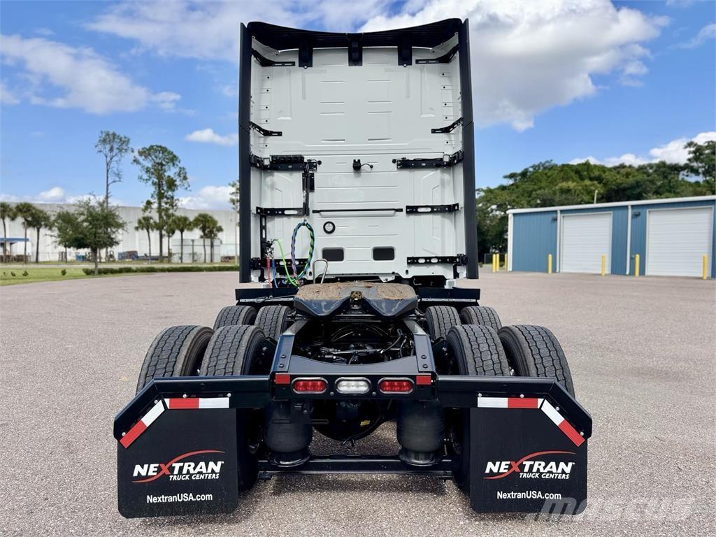 Volvo VNL64T860 وحدات الجر