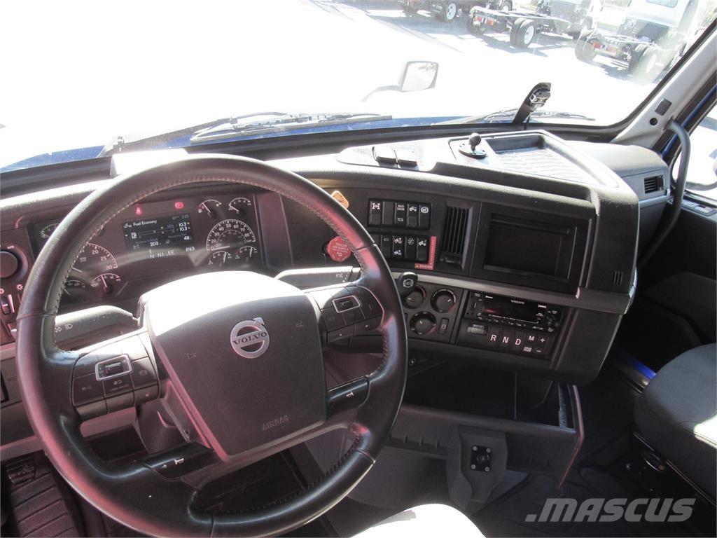 Volvo VNL860 وحدات الجر