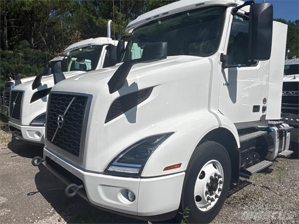 Volvo VNR42T300 وحدات الجر