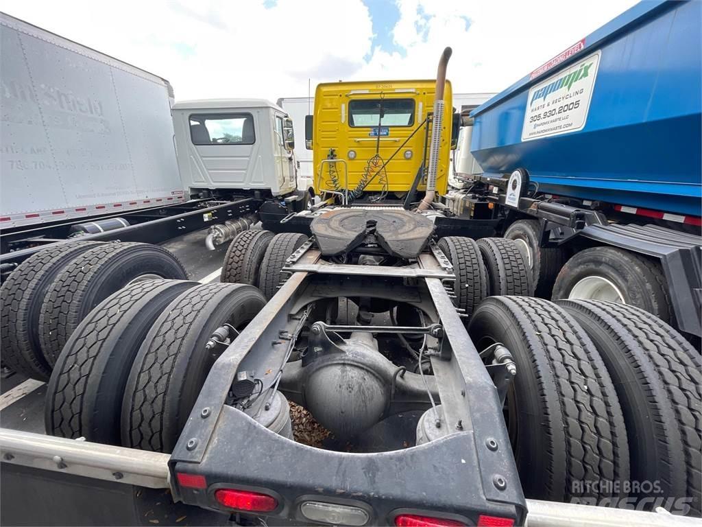 Volvo VNR64T300 وحدات الجر