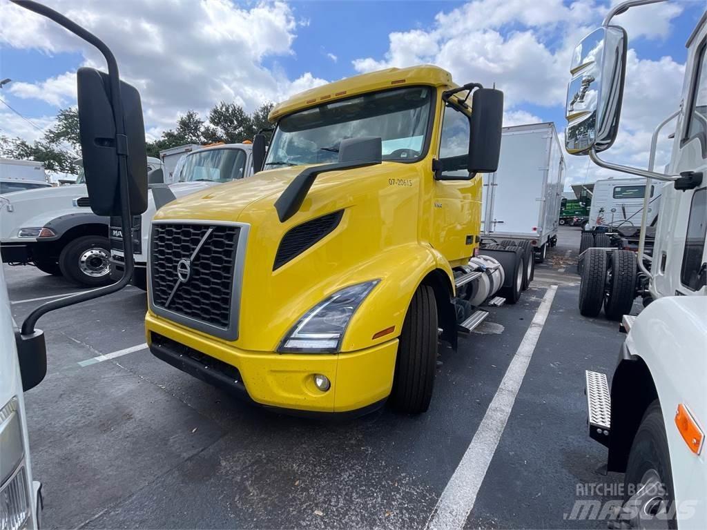 Volvo VNR64T300 وحدات الجر