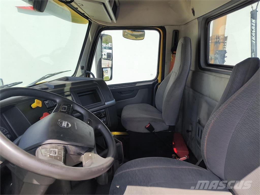 Volvo VNR64T300 وحدات الجر