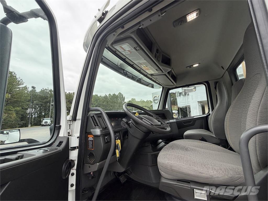 Volvo VNR64T300 وحدات الجر