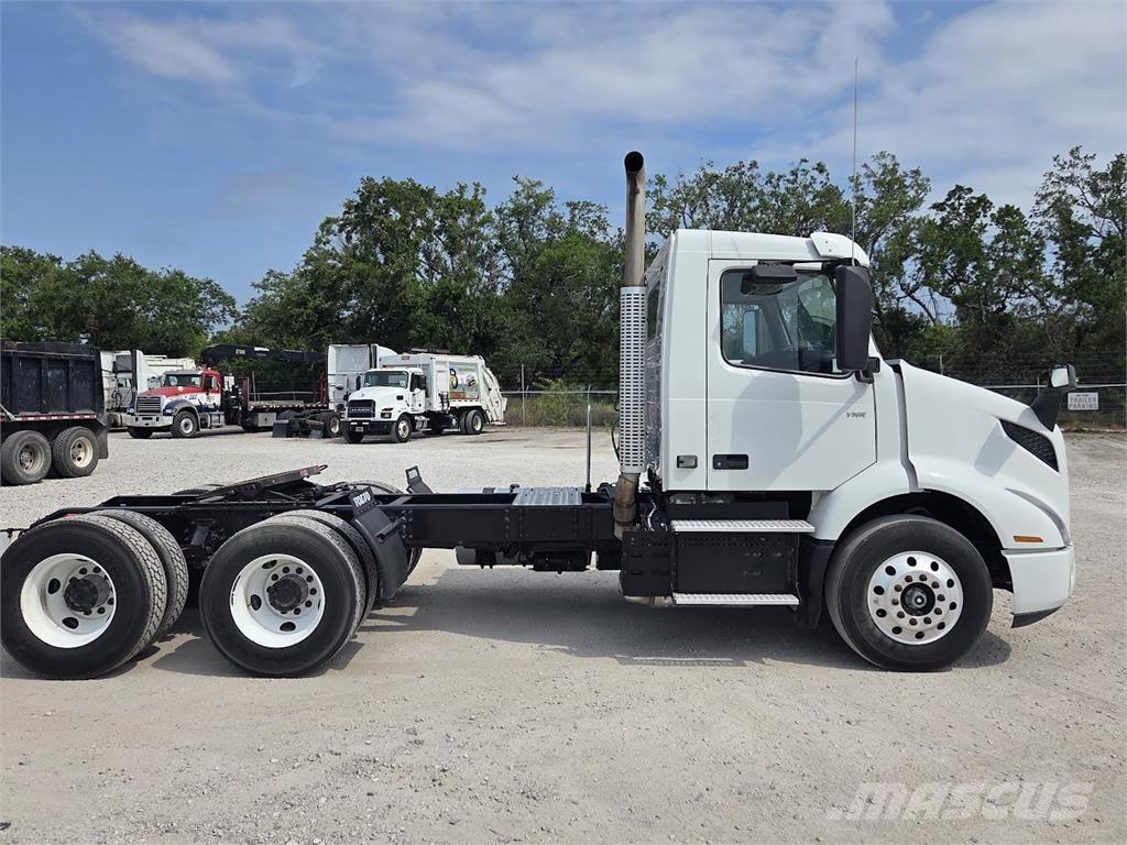 Volvo VNR64T300 وحدات الجر