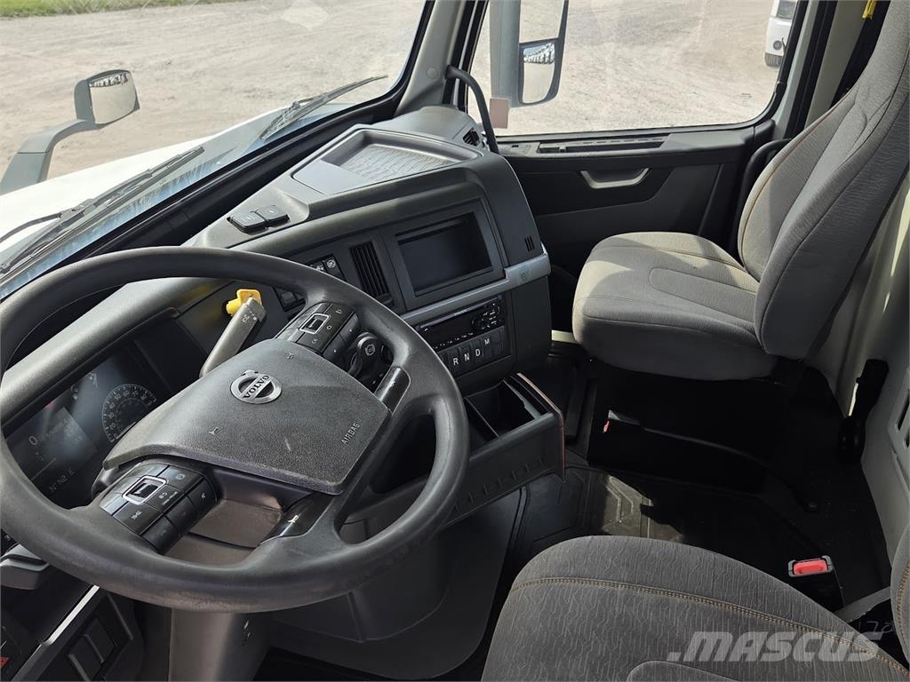Volvo VNR64T300 وحدات الجر