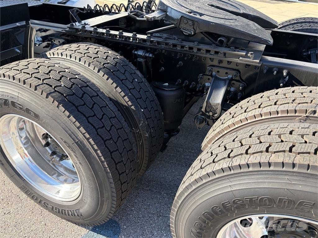 Volvo VNR64T300 وحدات الجر