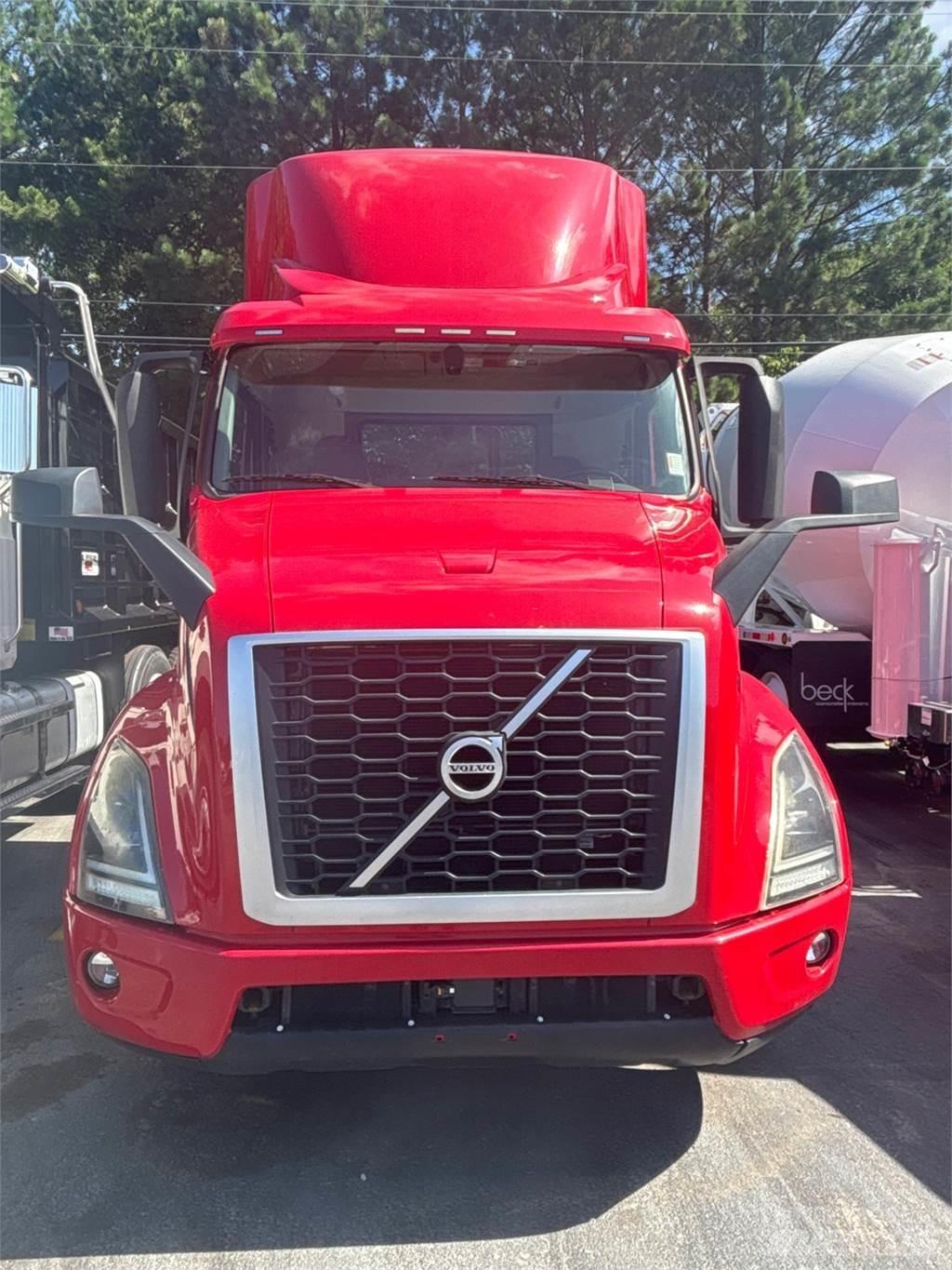 Volvo VNR64T300 وحدات الجر