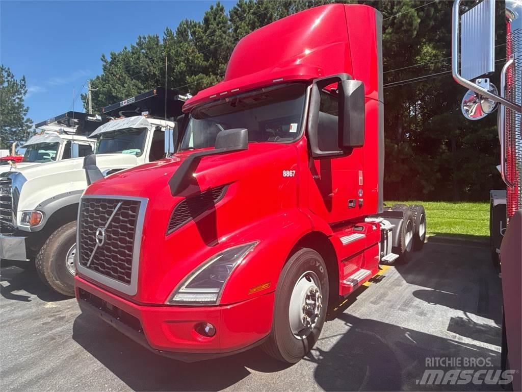 Volvo VNR64T300 وحدات الجر