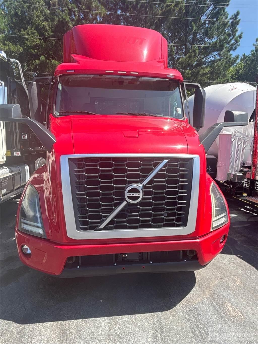 Volvo VNR64T300 وحدات الجر