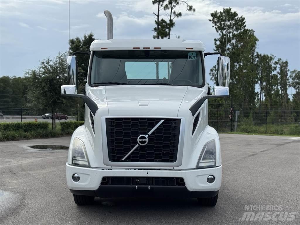 Volvo VNR64T300 وحدات الجر