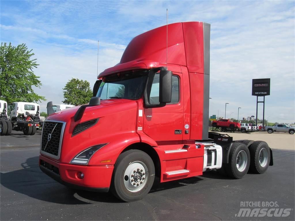 Volvo VNR64T300 وحدات الجر