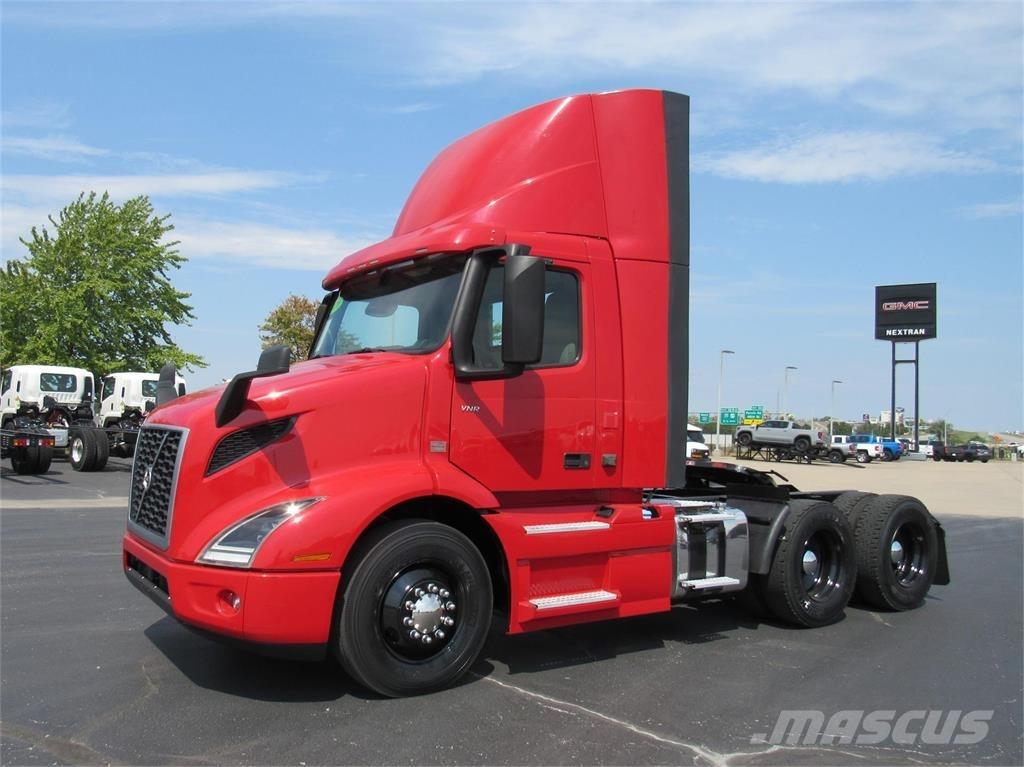 Volvo VNR64T300 وحدات الجر