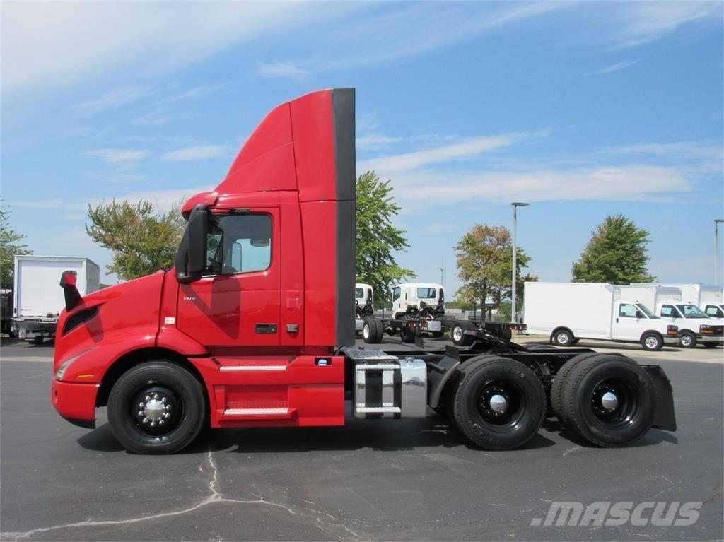 Volvo VNR64T300 وحدات الجر