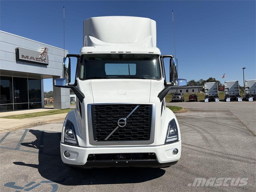 Volvo VNR64T300 وحدات الجر