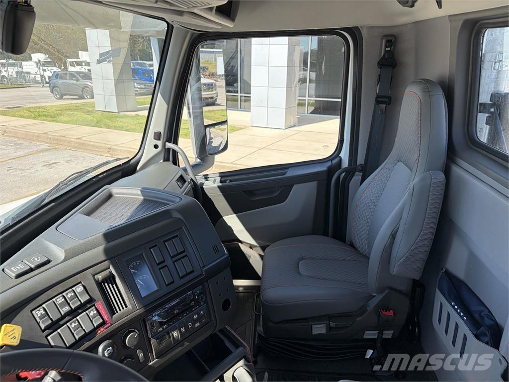 Volvo VNR64T300 وحدات الجر