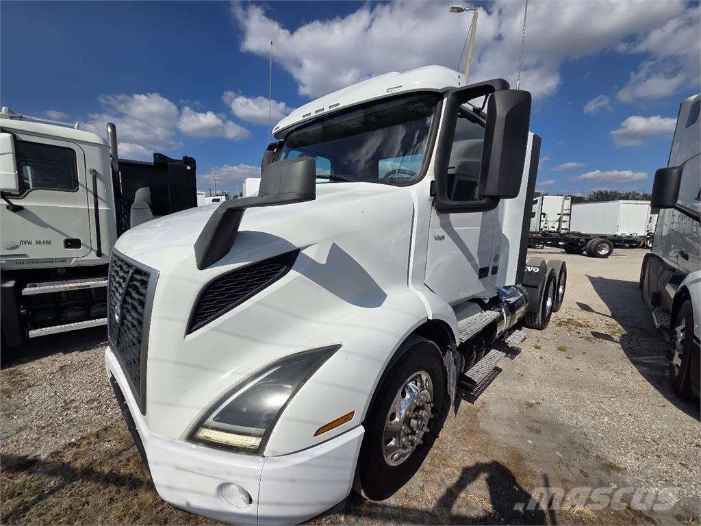 Volvo VNR64T300 وحدات الجر