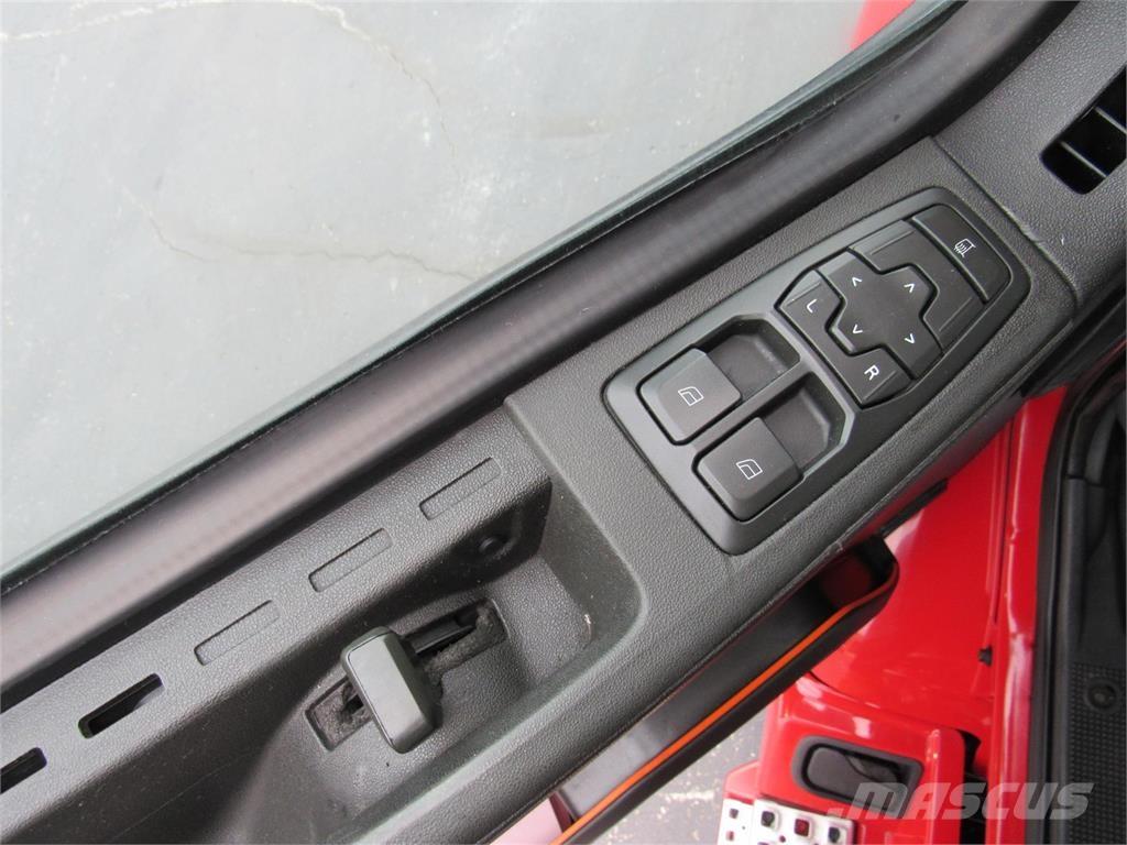 Volvo VNR64T300 وحدات الجر