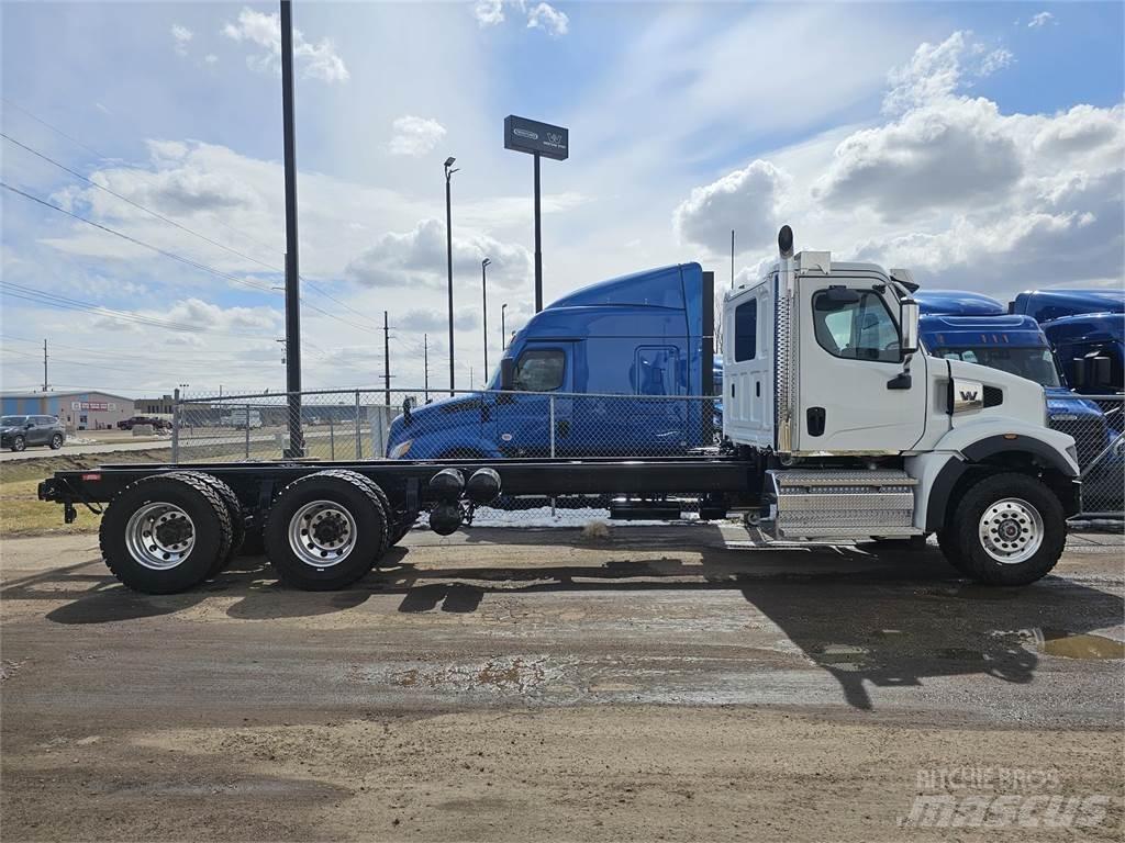 Western Star 47X شاحنات بمقصورة وهيكل