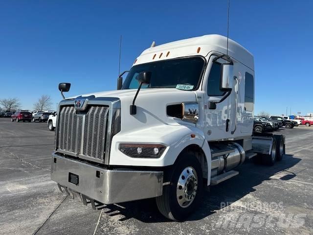 Western Star 49X وحدات الجر
