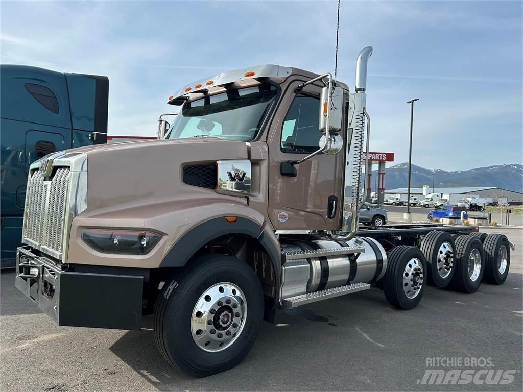 Western Star 49X شاحنات قلابة