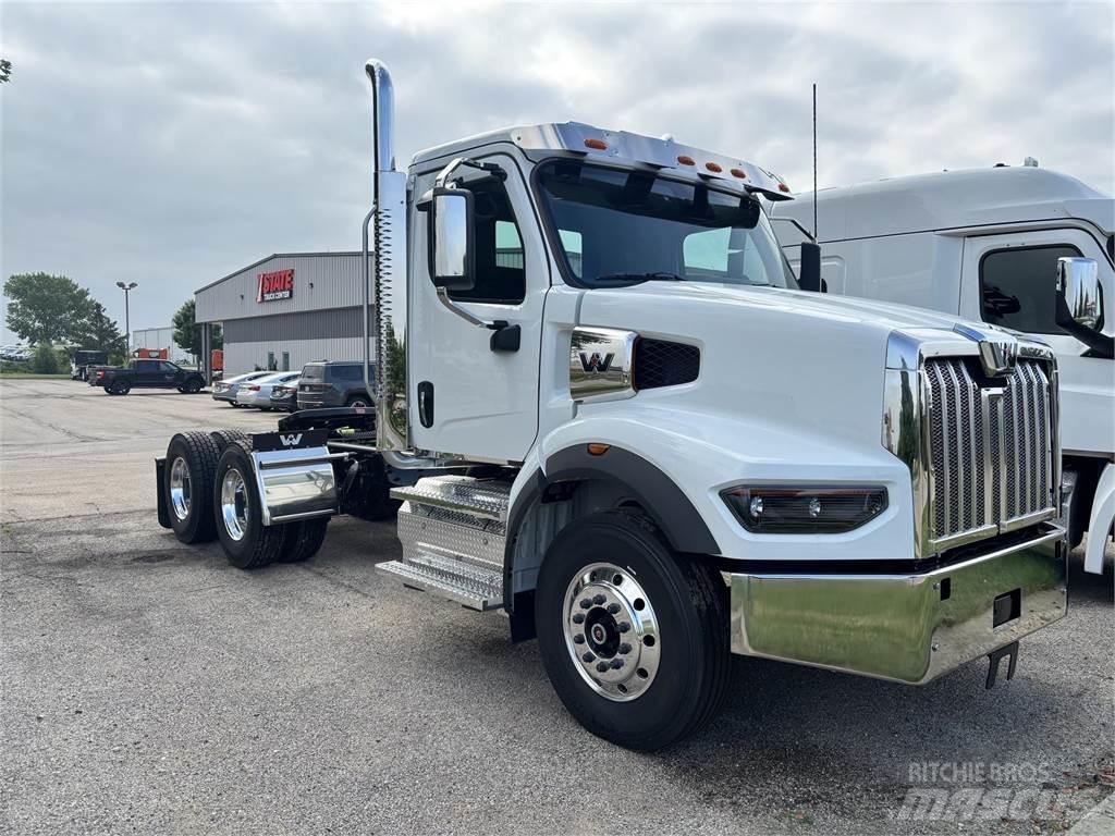 Western Star 49X وحدات الجر