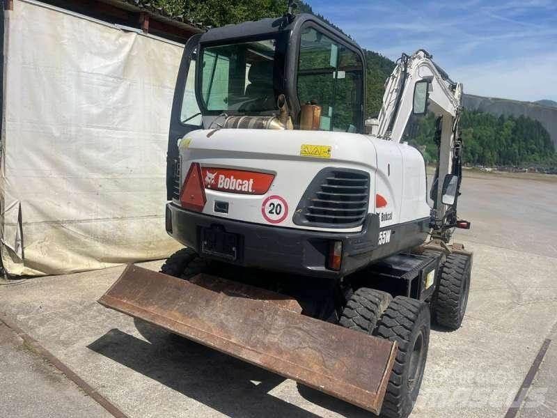 Bobcat E55W حفارات بعجل