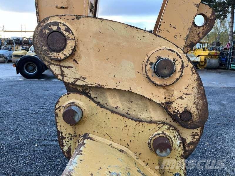 CASE WX185 حفارات بعجل