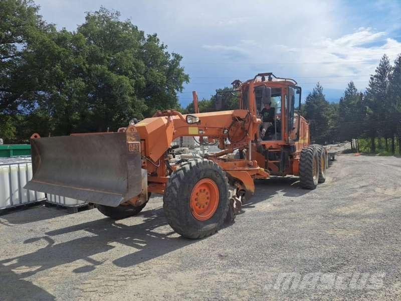 CAT 12M معدات تمهيد الطرق
