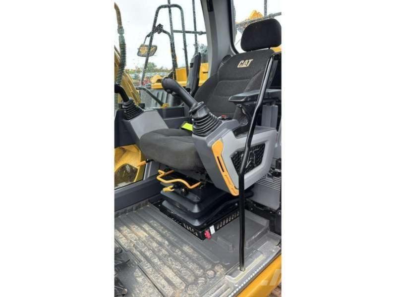 CAT 313GC حفارات زحافة