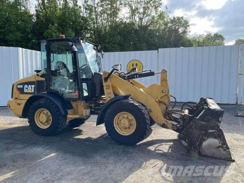 CAT 906H لوادر صغيرة